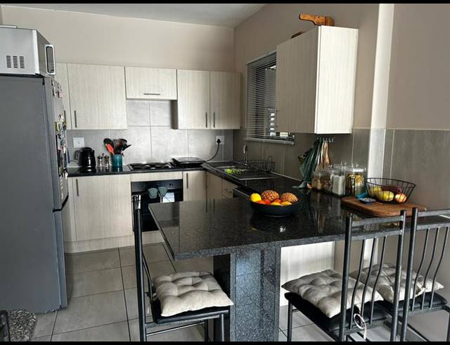 3 BEDROOM APARTMENT FOR SALE IN MENLO PARK